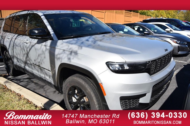 Jeep Grand Cherokee L Vehicle Full-screen Gallery Image 01