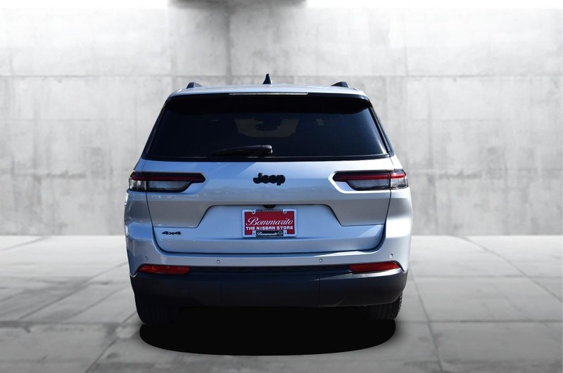 Jeep Grand Cherokee L Vehicle Full-screen Gallery Image 06