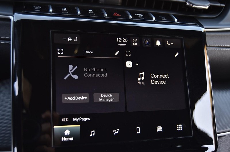 Jeep Grand Cherokee L Vehicle Full-screen Gallery Image 15