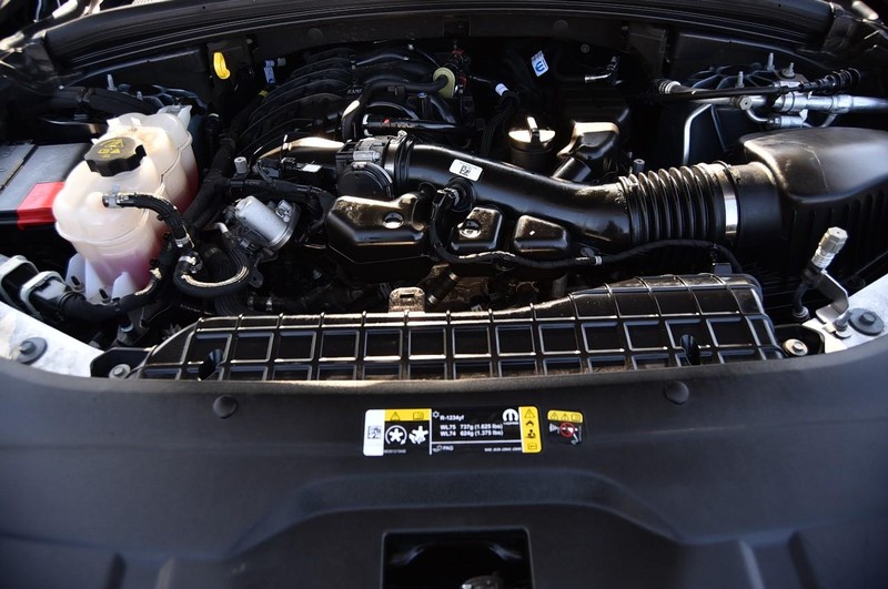 Jeep Grand Cherokee L Vehicle Full-screen Gallery Image 29