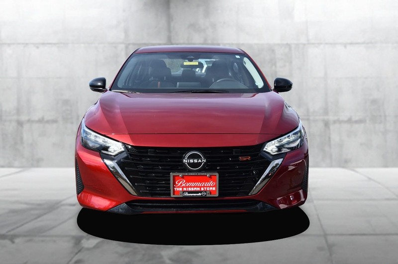 Nissan Sentra Vehicle Image 04