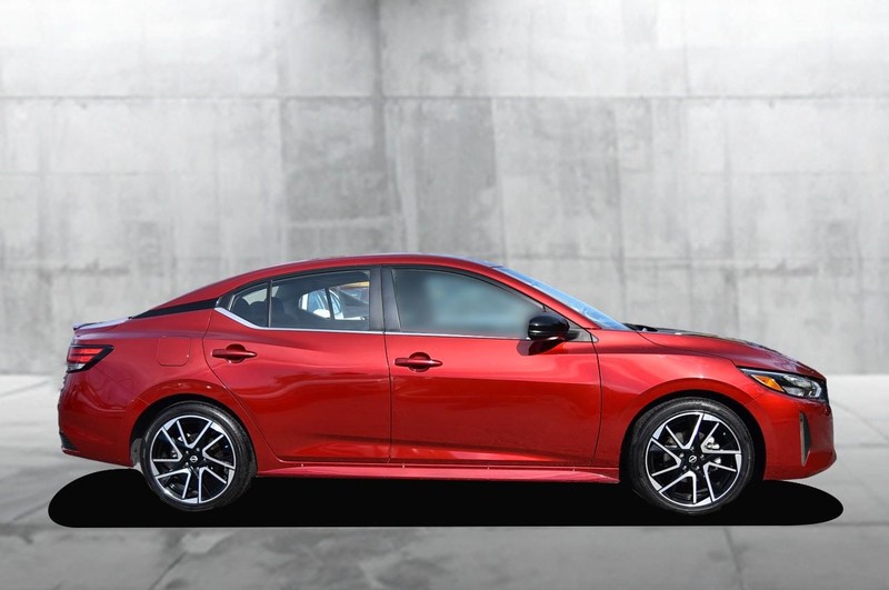 Nissan Sentra Vehicle Image 05