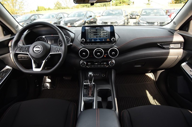 Nissan Sentra Vehicle Image 08