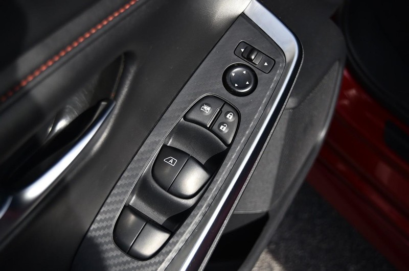 Nissan Sentra Vehicle Image 09