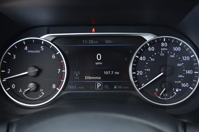 Nissan Sentra Vehicle Image 12