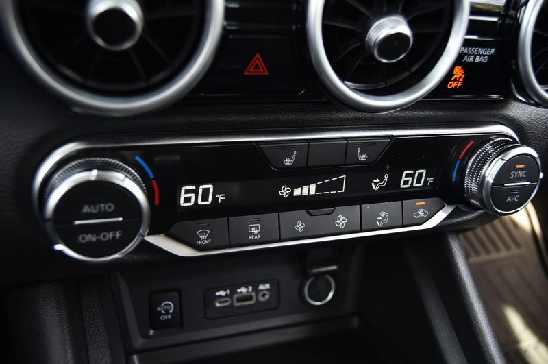 Nissan Sentra Vehicle Image 15