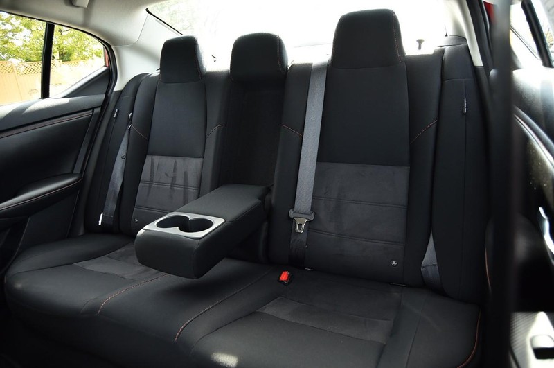 Nissan Sentra Vehicle Image 21