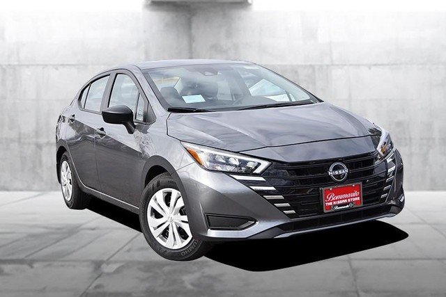 Nissan Versa Vehicle Image 02