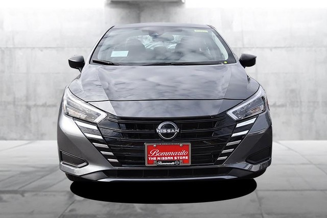 Nissan Versa Vehicle Image 04