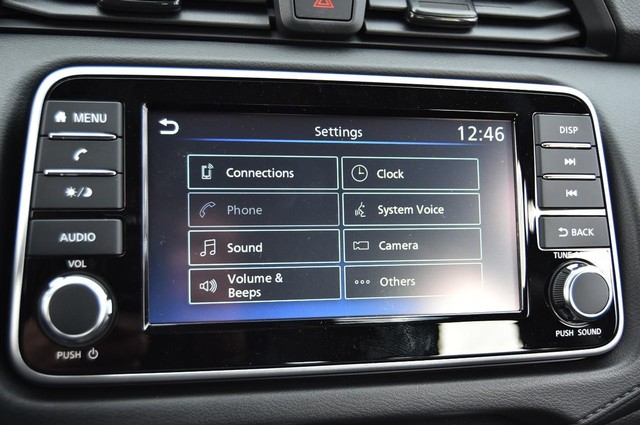 Nissan Versa Vehicle Image 13