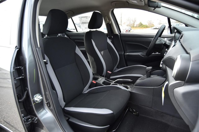 Nissan Versa Vehicle Image 18