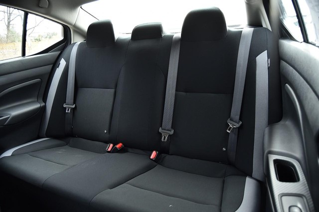 Nissan Versa Vehicle Image 20