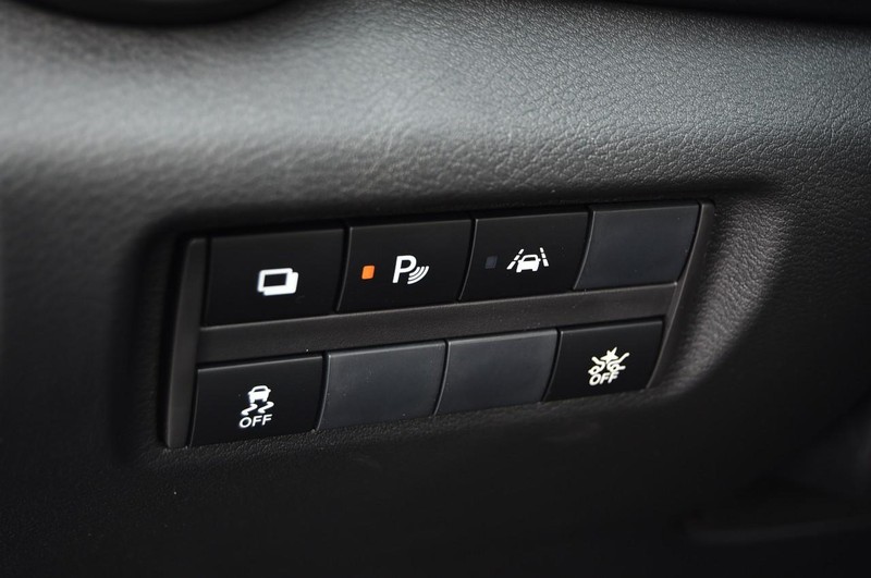 Nissan Versa Vehicle Full-screen Gallery Image 10