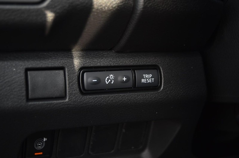 Nissan Frontier Vehicle Image 14