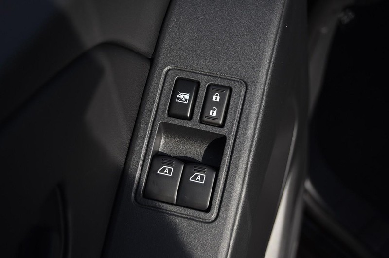 Nissan Frontier Vehicle Image 12