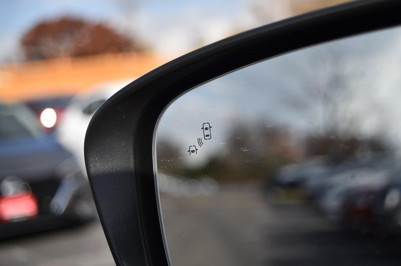 Nissan Frontier Vehicle Image 13