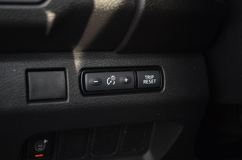 Nissan Frontier Vehicle Image 14