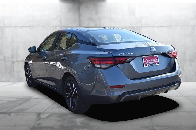 Nissan Sentra Vehicle Image 07