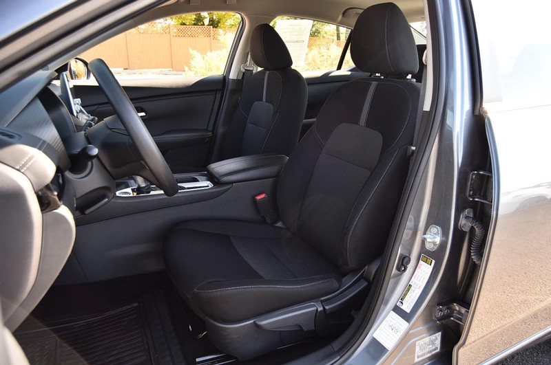 Nissan Sentra Vehicle Image 19