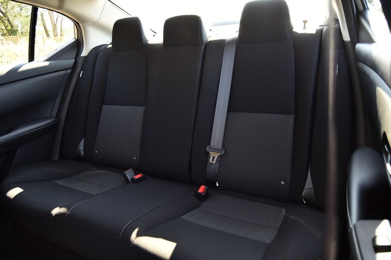 Nissan Sentra Vehicle Image 21