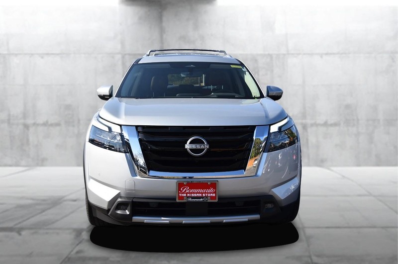 Nissan Pathfinder Vehicle Image 04