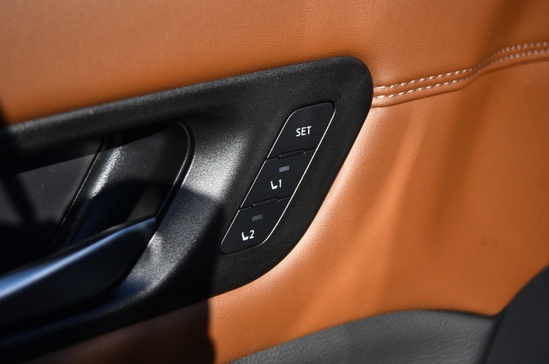 Nissan Pathfinder Vehicle Image 10