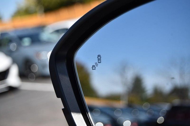 Nissan Pathfinder Vehicle Image 11