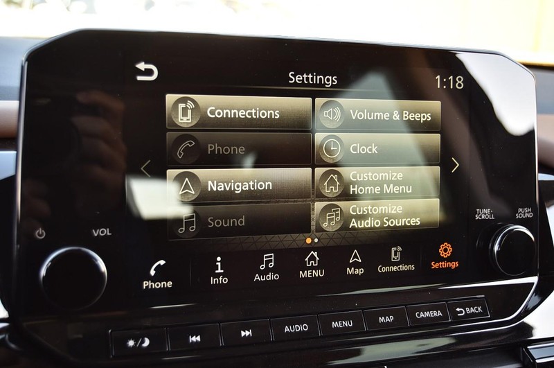 Nissan Pathfinder Vehicle Image 18