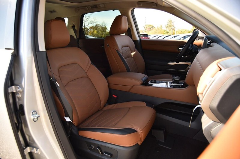 Nissan Pathfinder Vehicle Image 25