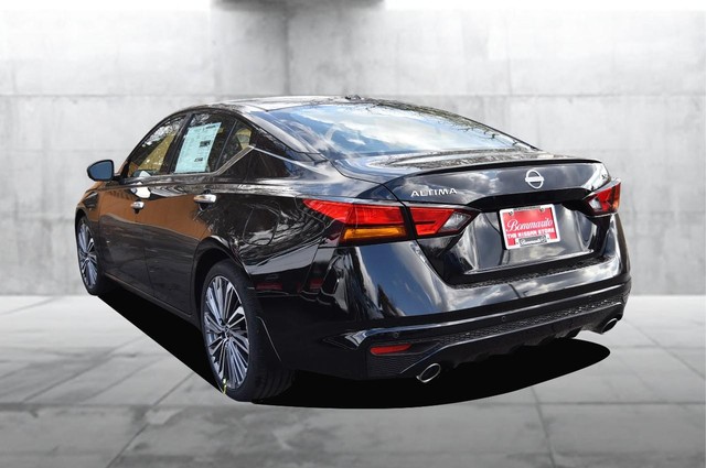 Nissan Altima Vehicle Image 07