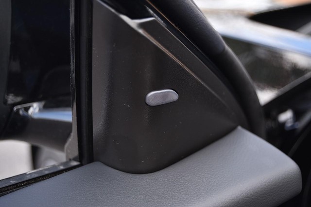 Nissan Altima Vehicle Image 10