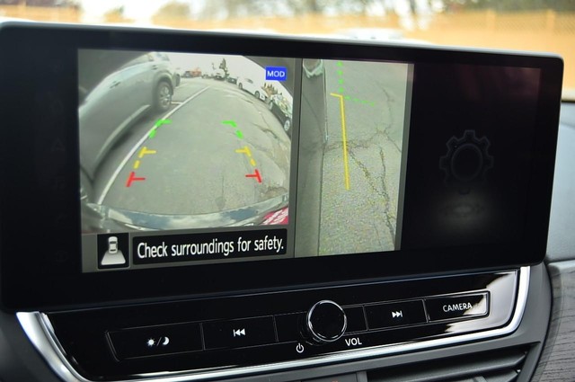 Nissan Altima Vehicle Image 14