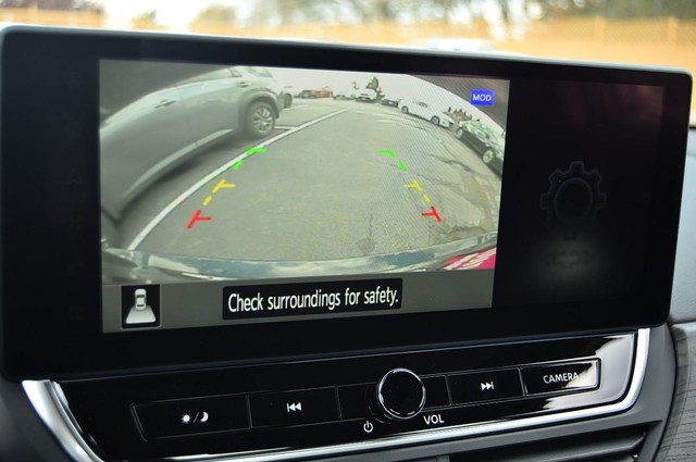 Nissan Altima Vehicle Image 15