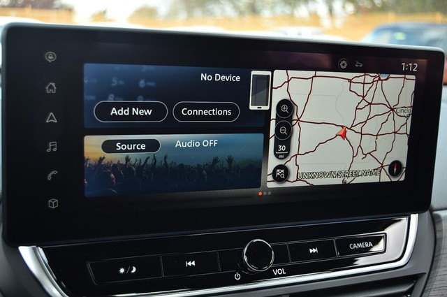 Nissan Altima Vehicle Image 17