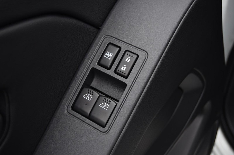 Nissan Frontier Vehicle Image 12