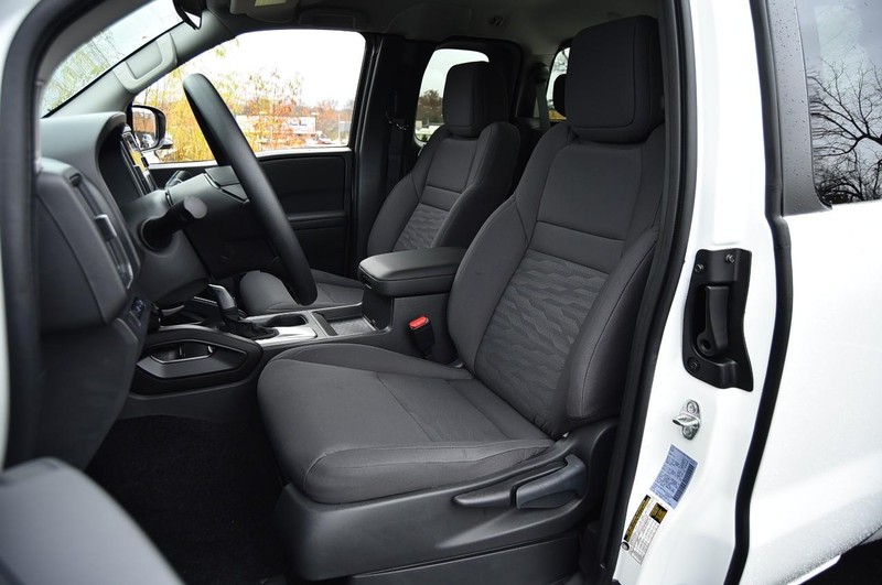 Nissan Frontier Vehicle Image 23