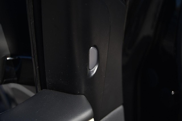 Nissan Murano Vehicle Image 11