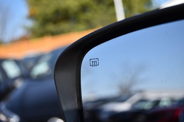 Nissan Murano Vehicle Image 12