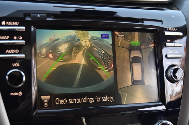 Nissan Murano Vehicle Image 16