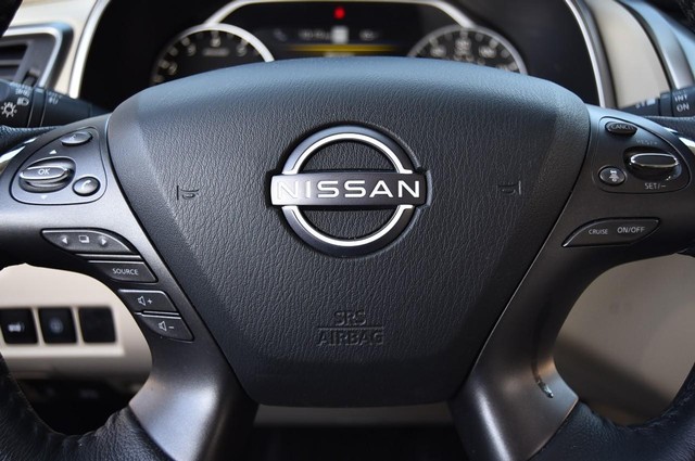Nissan Murano Vehicle Image 23