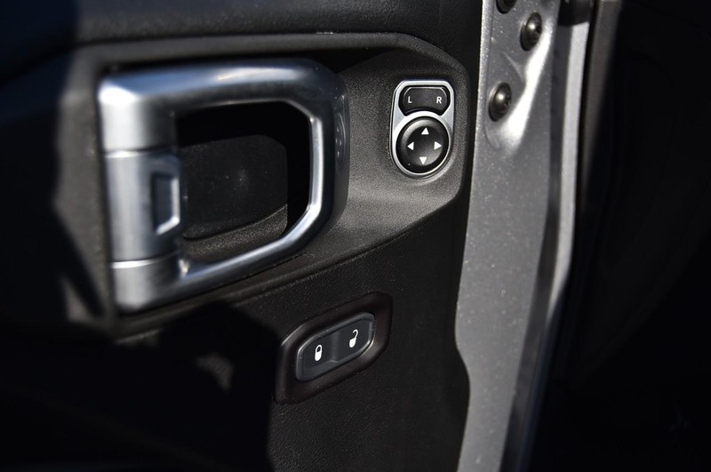 Jeep Gladiator Vehicle Full-screen Gallery Image 08