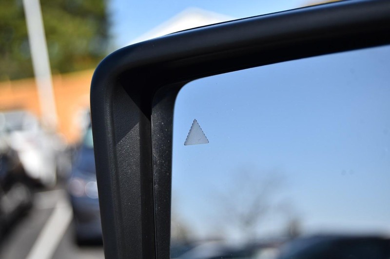 Jeep Gladiator Vehicle Full-screen Gallery Image 10