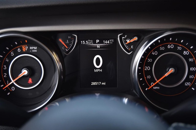 Jeep Gladiator Vehicle Full-screen Gallery Image 12