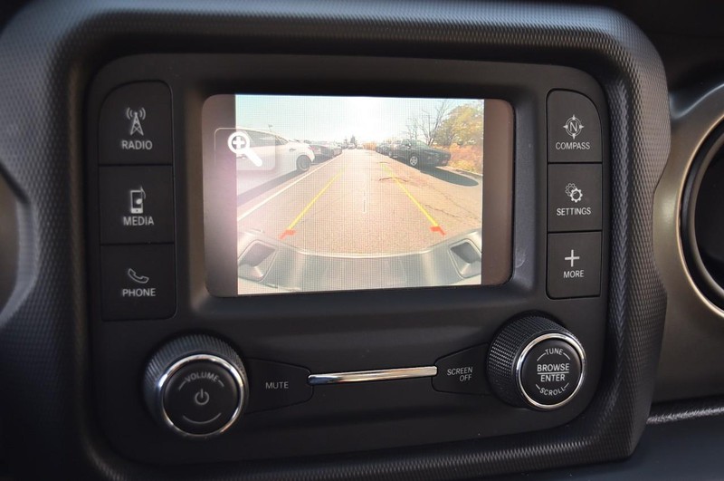 Jeep Gladiator Vehicle Full-screen Gallery Image 13