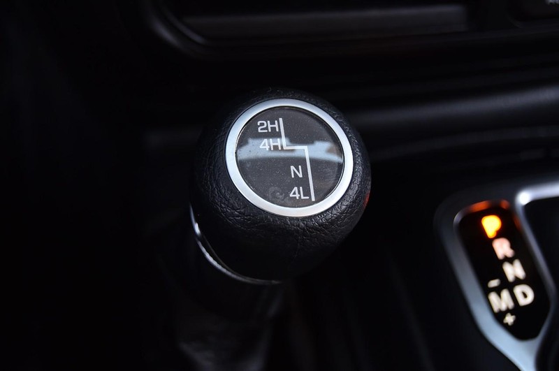 Jeep Gladiator Vehicle Full-screen Gallery Image 17