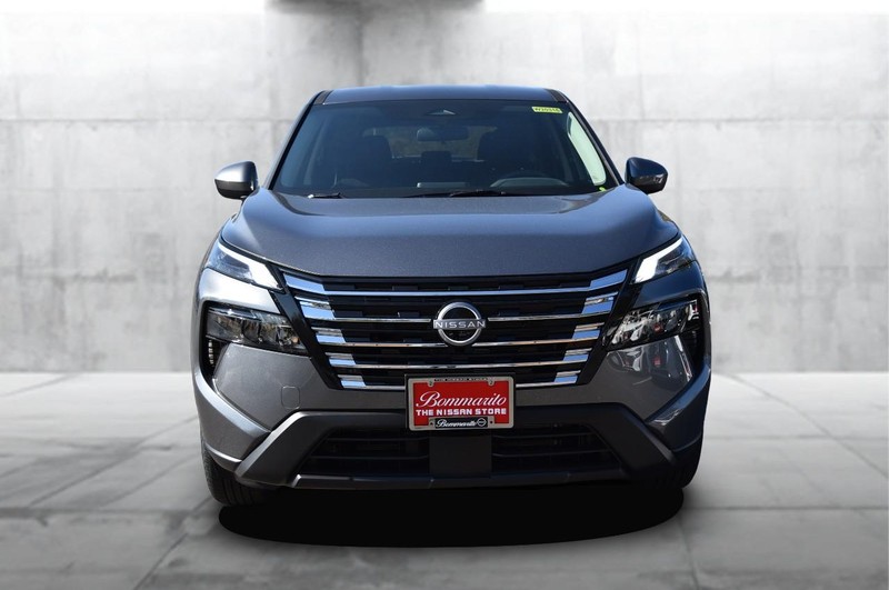 Nissan Rogue Vehicle Image 04