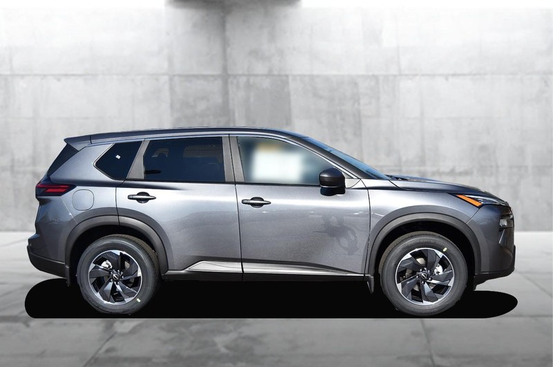 Nissan Rogue Vehicle Image 05