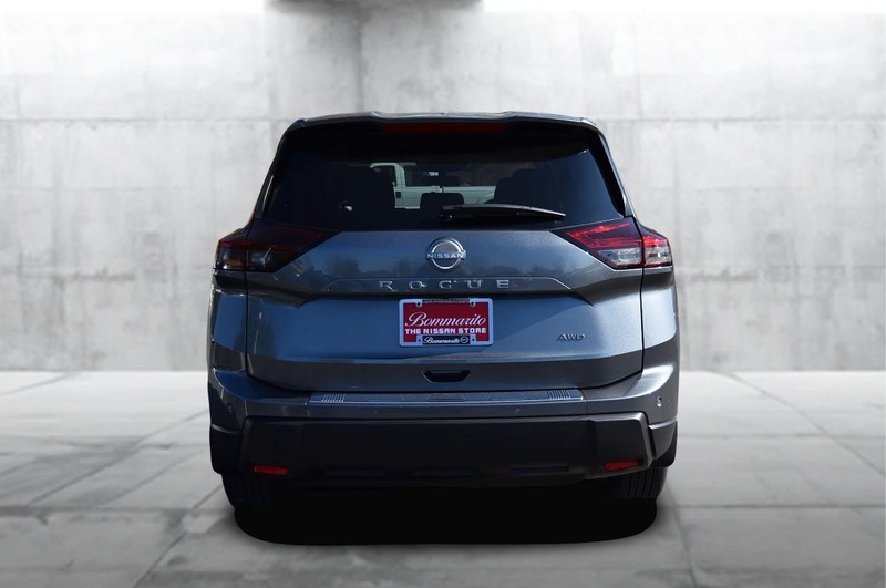Nissan Rogue Vehicle Image 06
