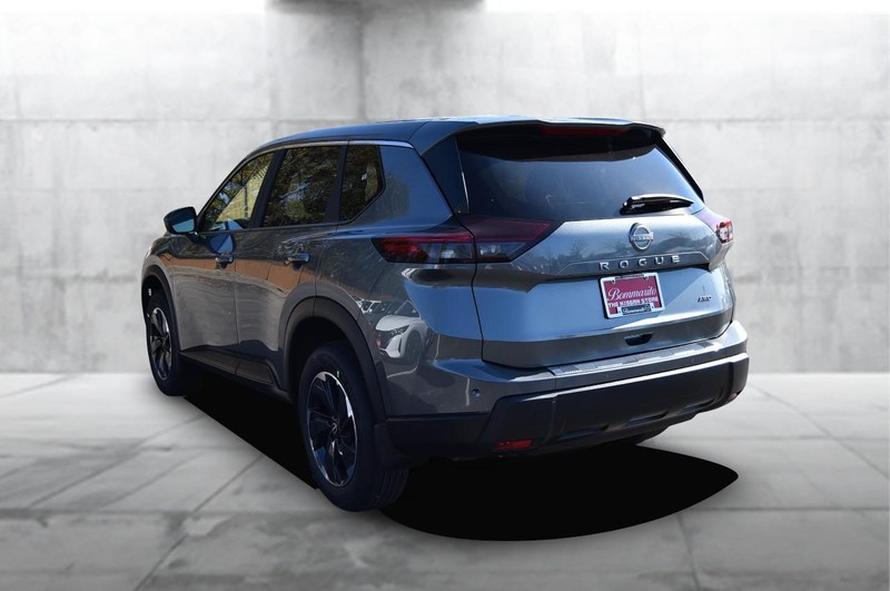 Nissan Rogue Vehicle Image 07