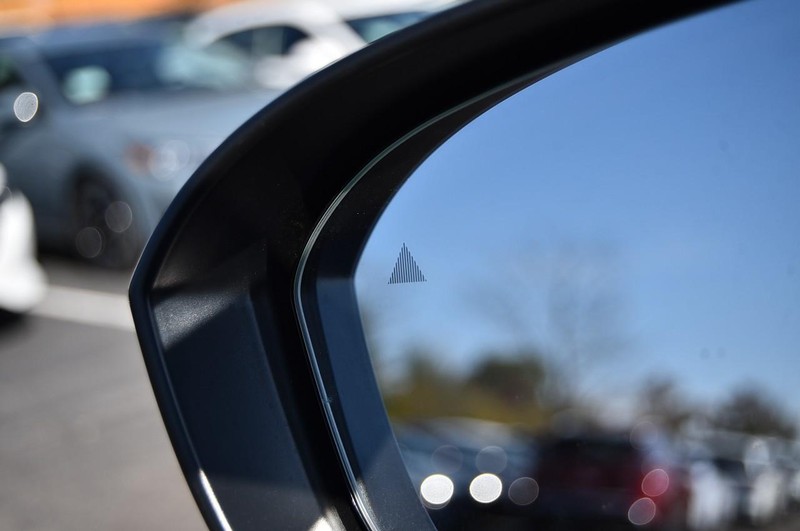 Nissan Rogue Vehicle Image 10